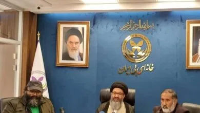 نقدهای تند مدیر خانه «ای‌بی» ایران و هم‌صدایی شاعران
