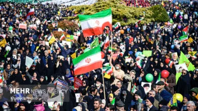 بیات: در قاموس ایرانیان تسلیم شدن جایی ندارد
