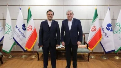 برای نشان دادن واقعیت گردشگری ایران به دنیا کمک می‌کنم