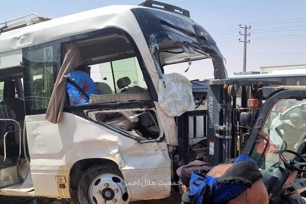 ۱۶ مصدوم در تصادف مینی‌بوس حامل زائران ایرانی در محور نجف به کربلا